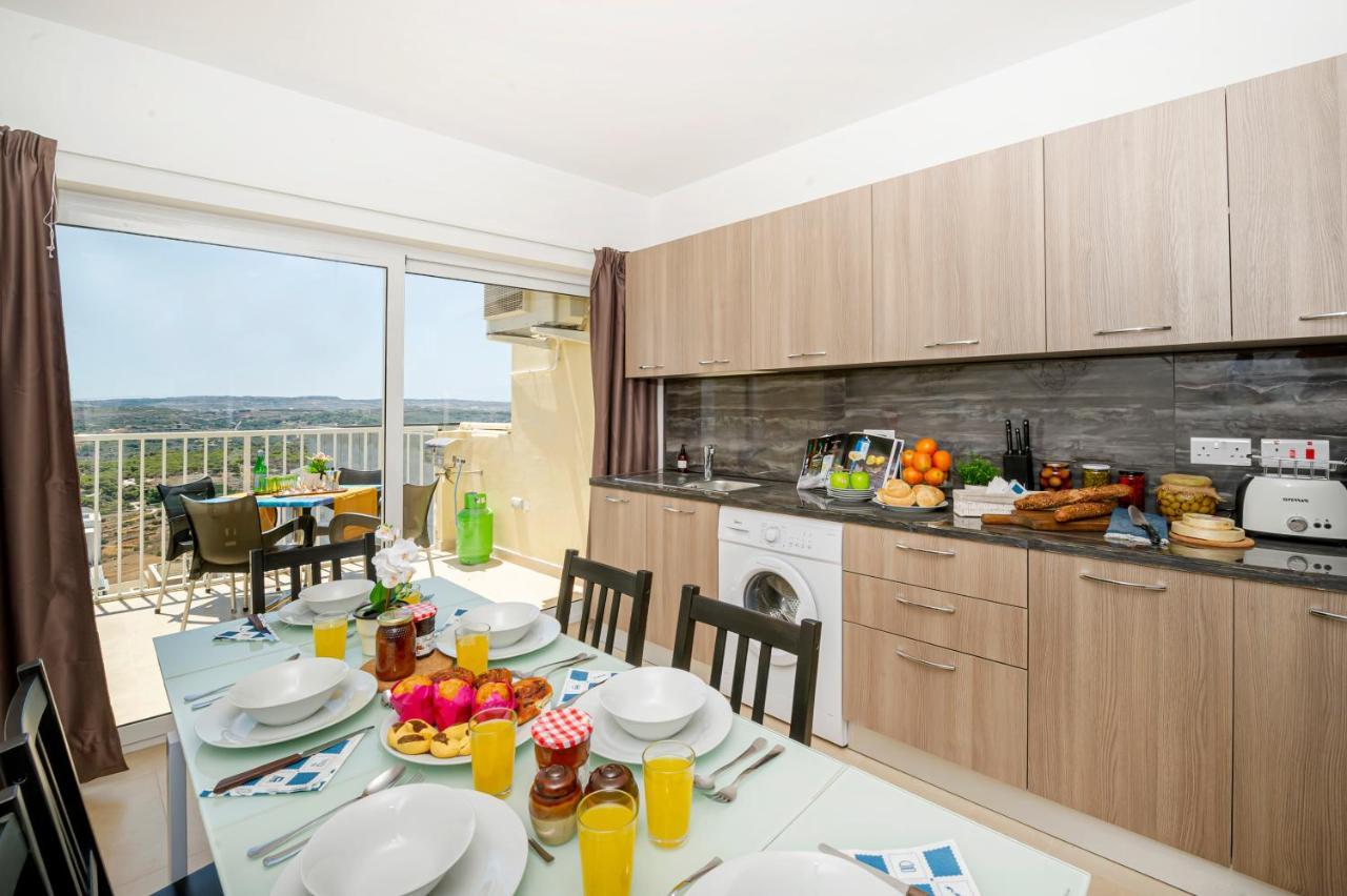 Summer Breeze Apartment With Panoramic Terrace - By Getawaysmalta Mellieħa Kültér fotó
