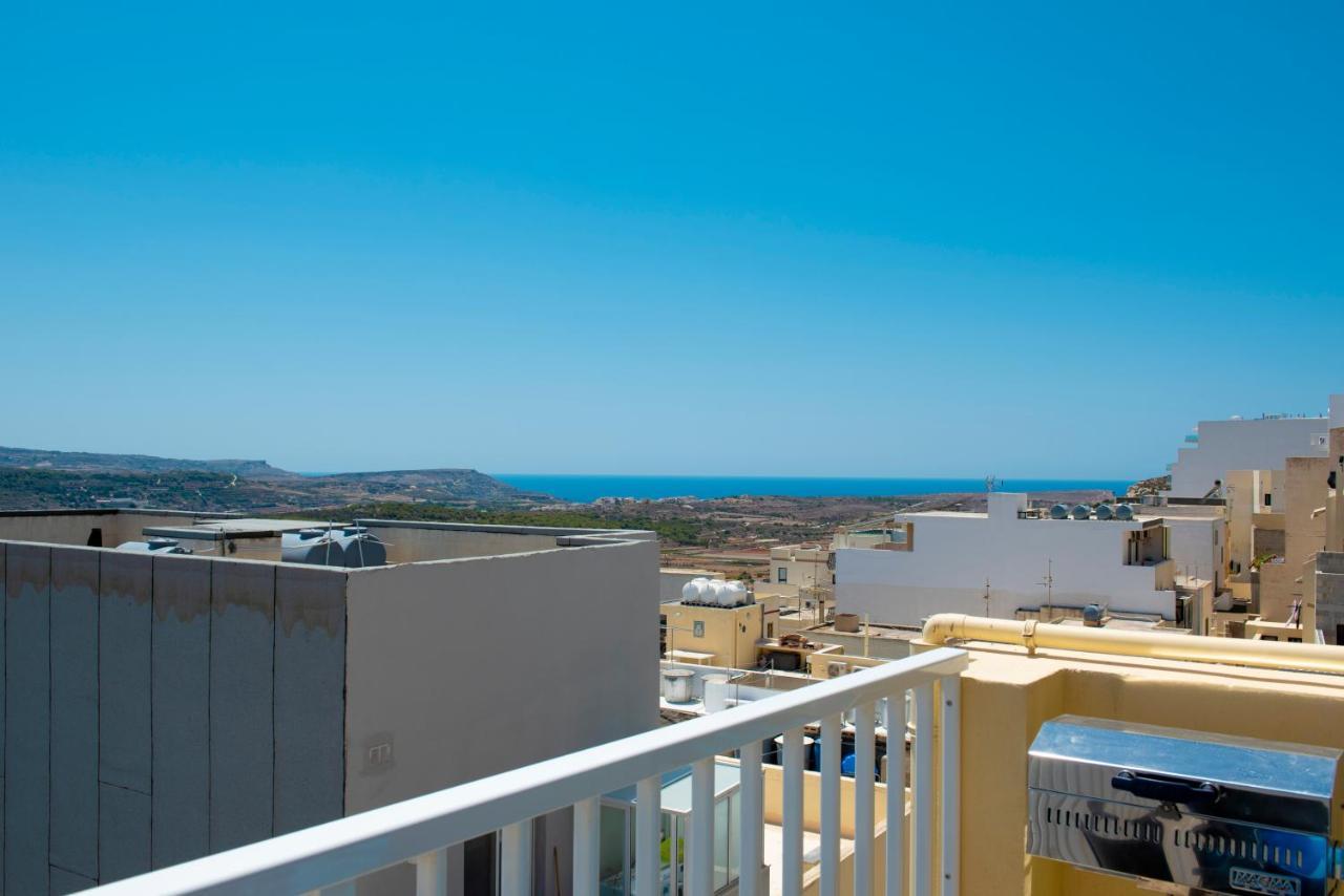Summer Breeze Apartment With Panoramic Terrace - By Getawaysmalta Mellieħa Kültér fotó