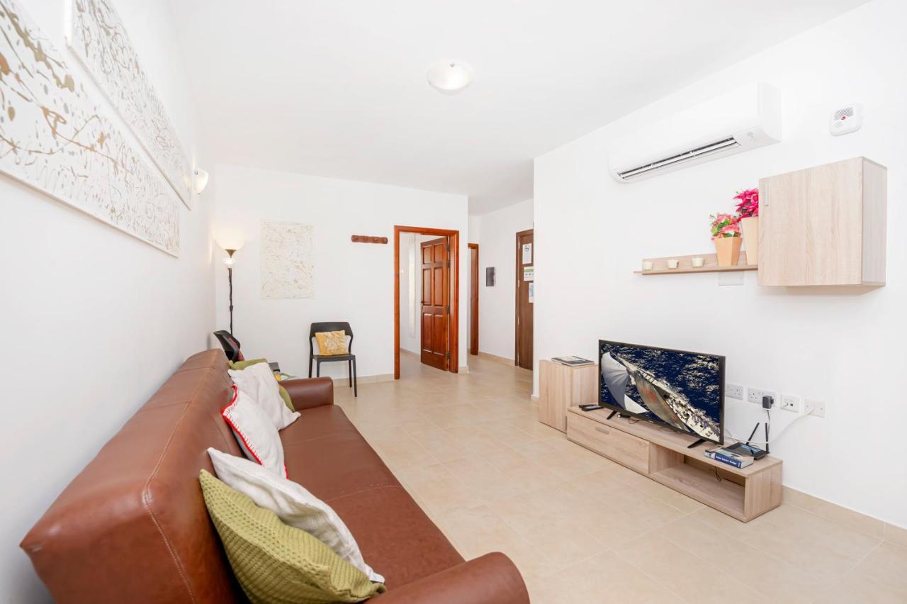 Summer Breeze Apartment With Panoramic Terrace - By Getawaysmalta Mellieħa Kültér fotó
